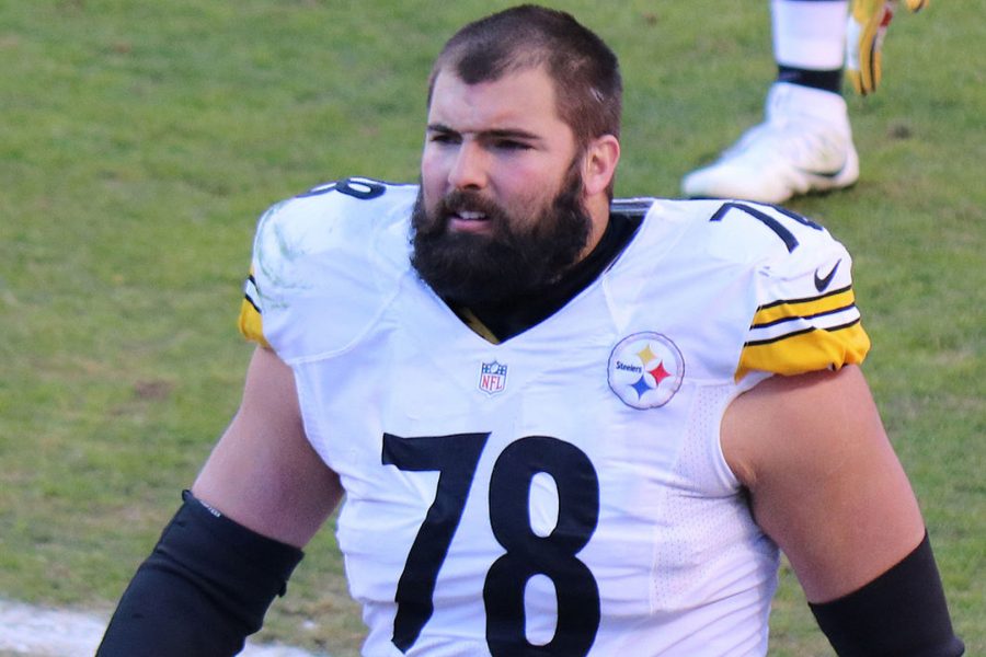 Pittsburgh Steelers Tackle Alejandro Villanuea who stood alone during the national anthem. Creative Commons.