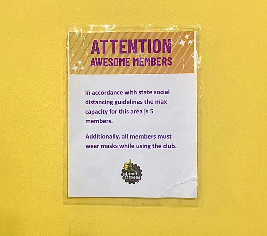 Social distancing sign at Planet Fitness. Photo by SAC Media