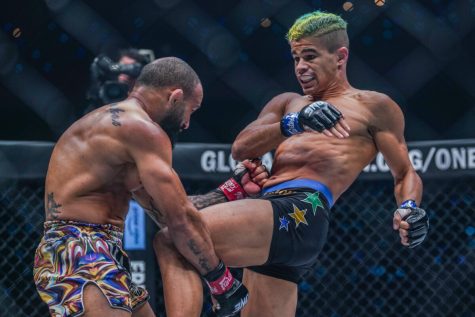 Fabricio Andrade (right) lands a huge knee on John Lineker (left) during the One on Prime Video 3 main event on Oct. 21 (via ONE Championship)