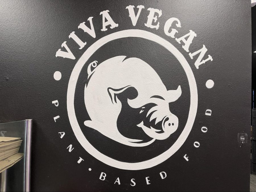 Viva+Vegan+mural+inside+the+establishment.