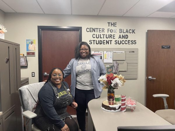 Mercedes Cunningham (left) and Jenelle Griffin (right) are both on the administrative staff for Mt. SACs Aspire program. 